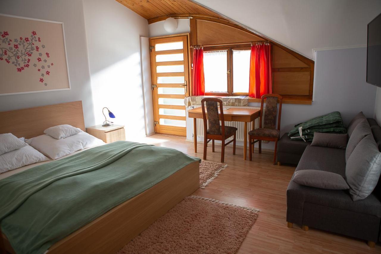Hunyadi Panzio-Apartman Мако Екстер'єр фото