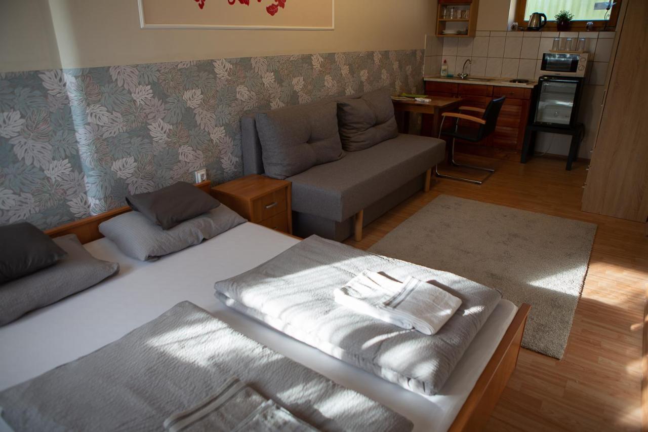 Hunyadi Panzio-Apartman Мако Екстер'єр фото
